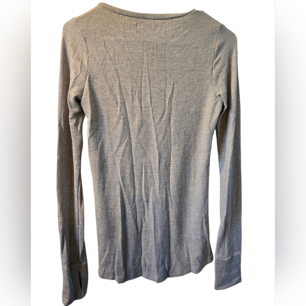 Michael Lauren Henley Long Sleeve Top - Picture 3 of 9